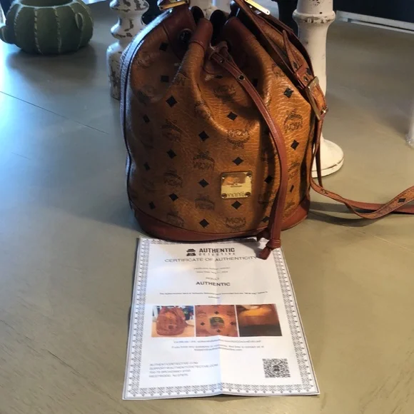 MCM Munich Leather Bag with COA - Picture 3 of 15